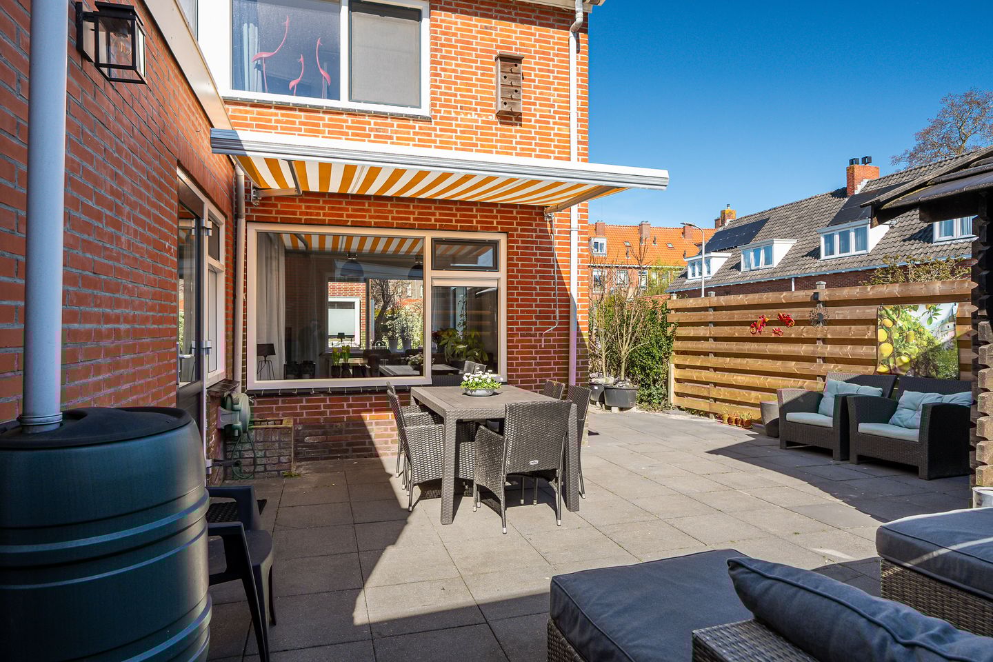 Foto 5 van Warmoezenierstraat 36