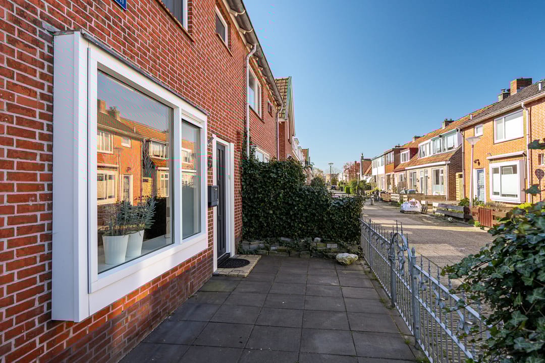 Foto 7 van Warmoezenierstraat 36