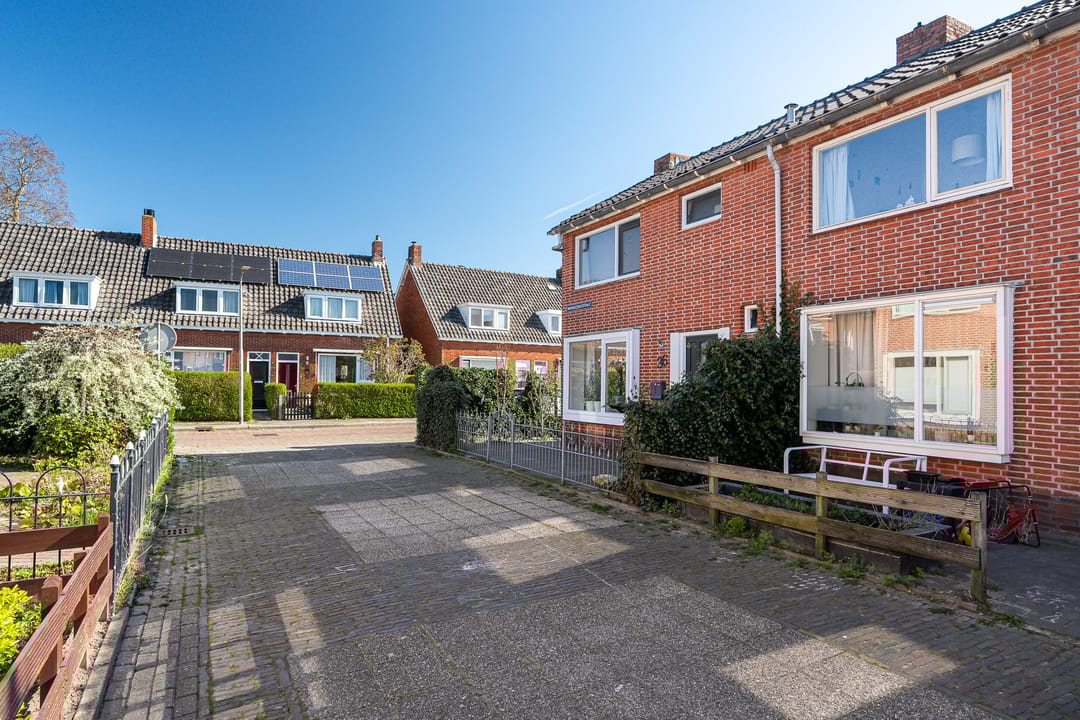 Foto 8 van Warmoezenierstraat 36