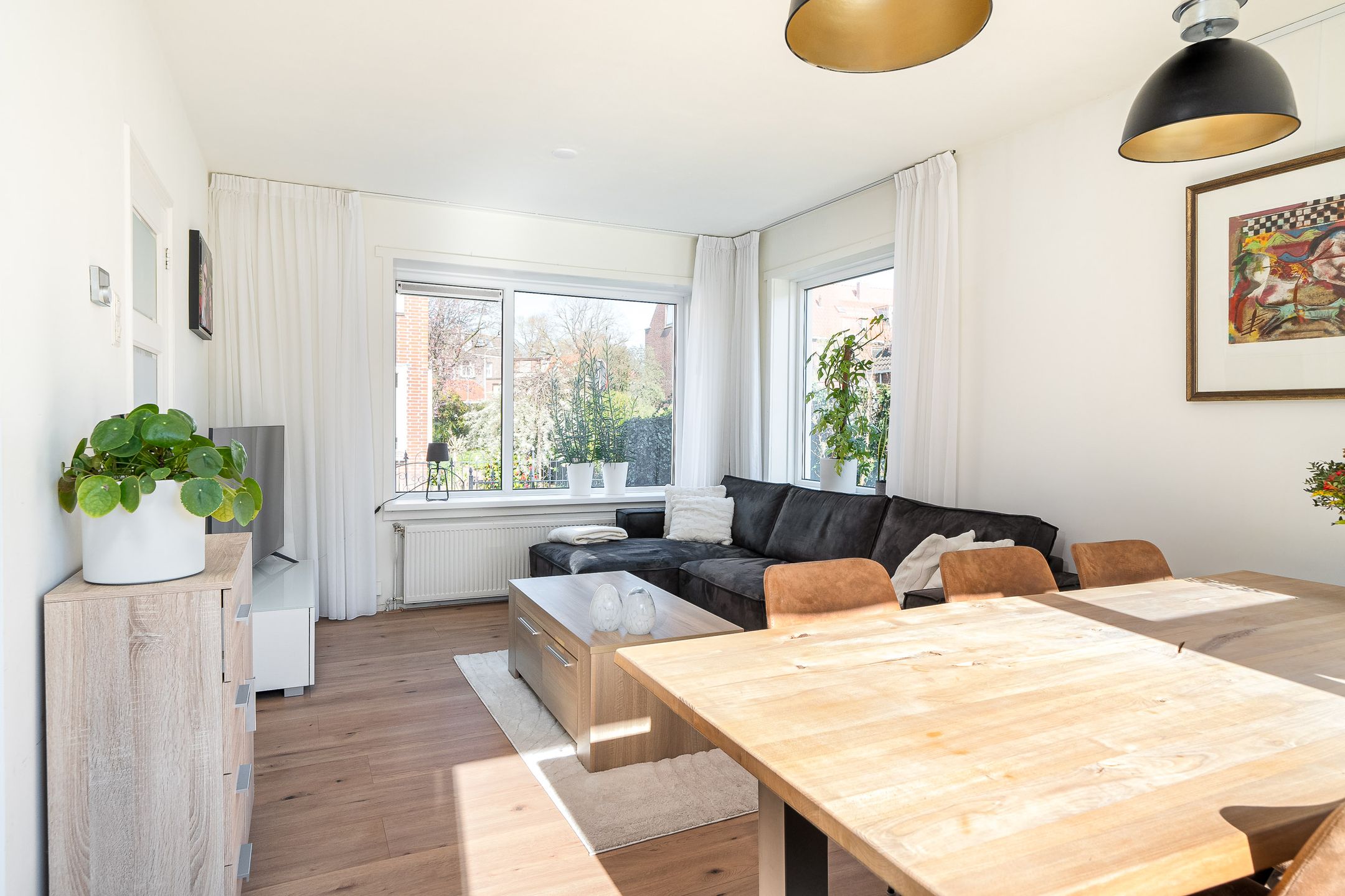 Foto 15 van Warmoezenierstraat 36