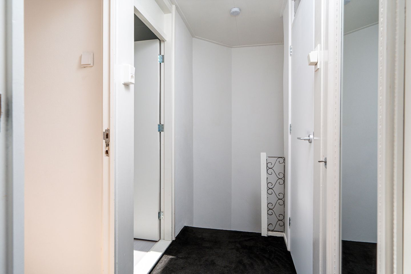 Foto 29 van Warmoezenierstraat 36