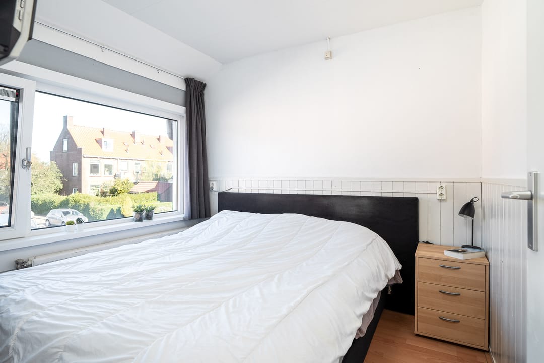 Foto 31 van Warmoezenierstraat 36