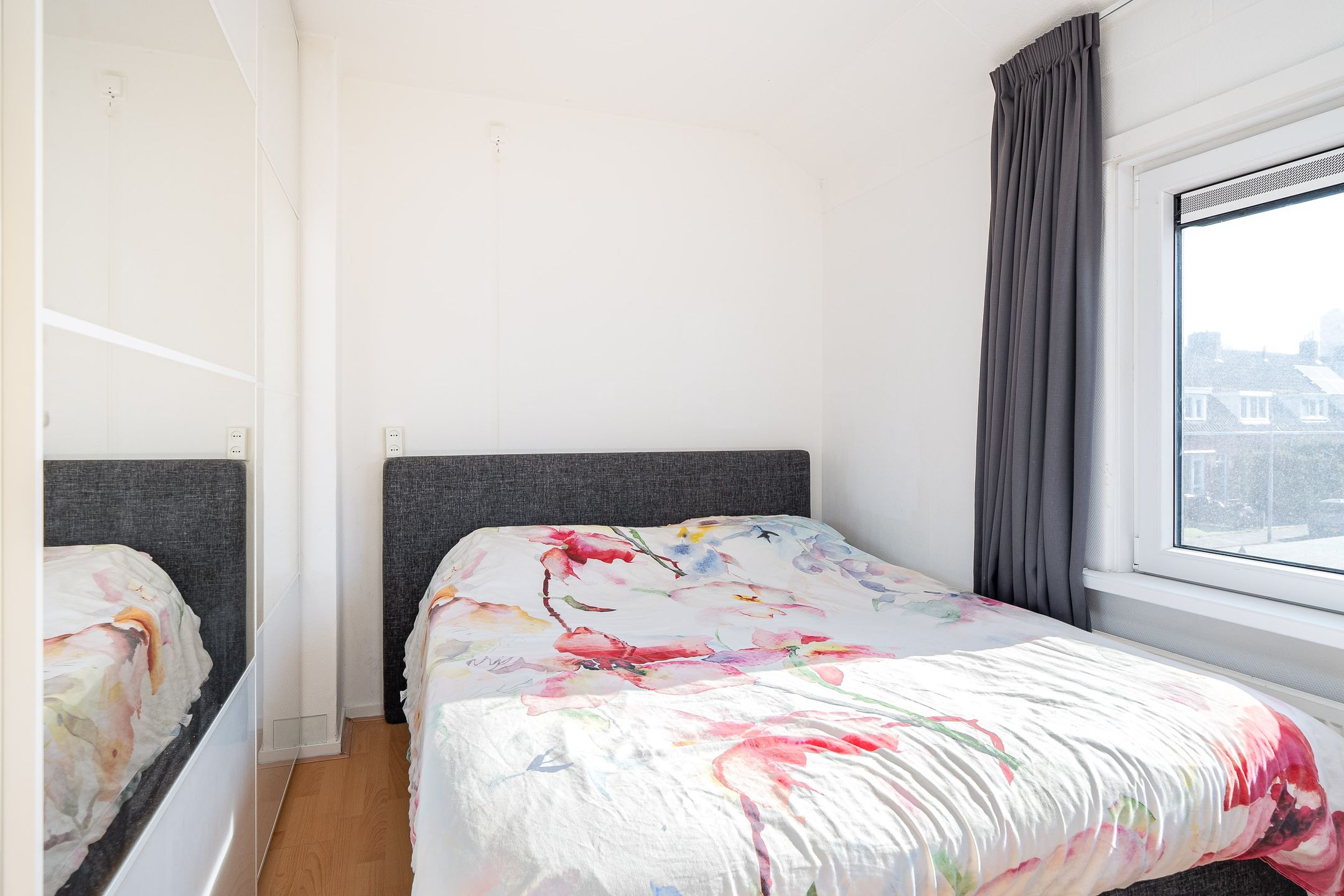 Foto 33 van Warmoezenierstraat 36