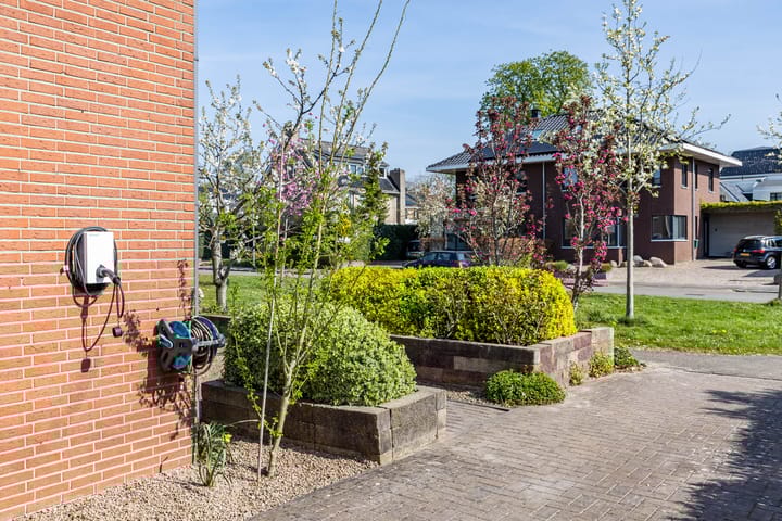 Foto 10 van Van Veldekelaan 14