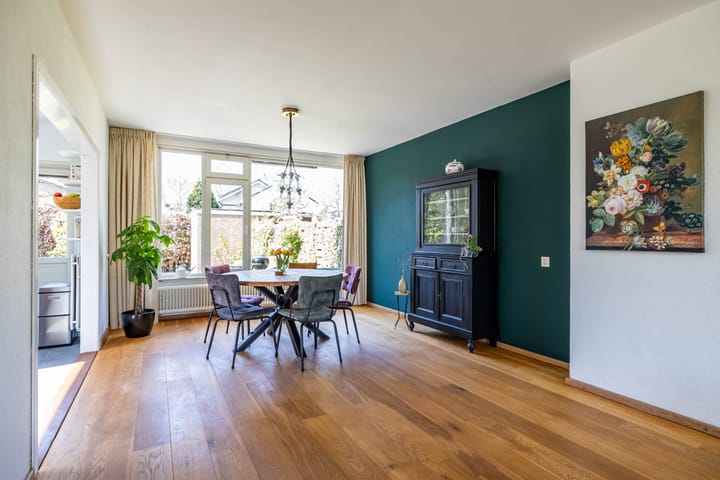 Foto 19 van Van Veldekelaan 14