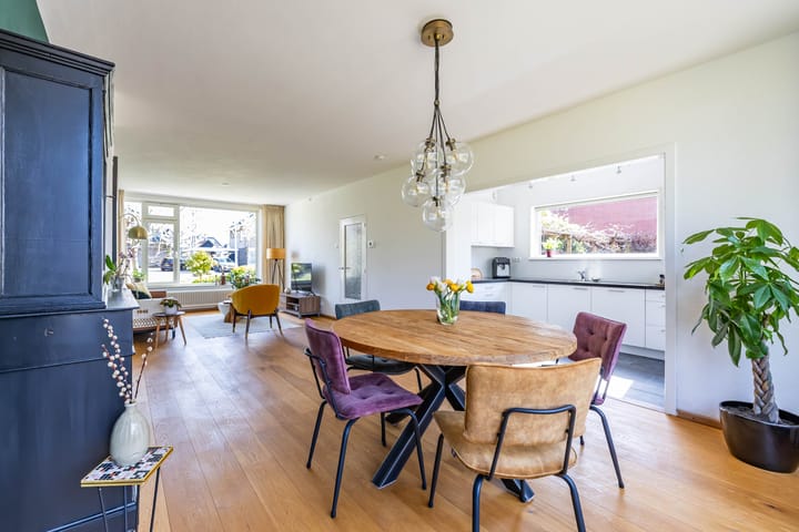 Foto 21 van Van Veldekelaan 14