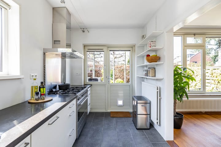 Foto 24 van Van Veldekelaan 14