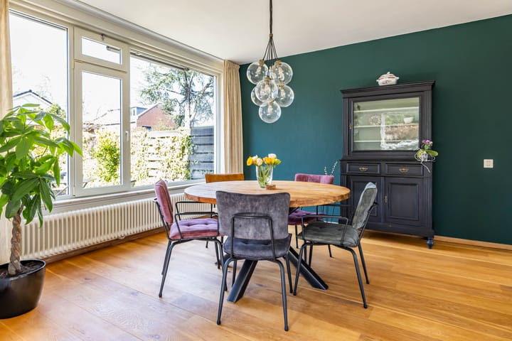 Foto 27 van Van Veldekelaan 14