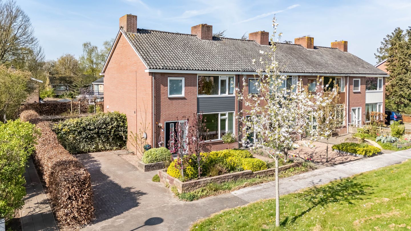 Foto 1 van Van Veldekelaan 14