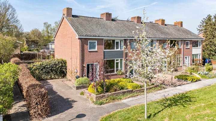 Foto 1 van Van Veldekelaan 14