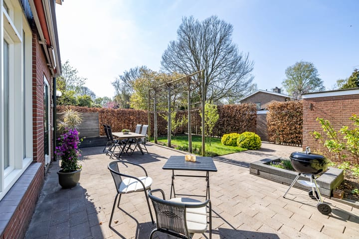 Foto 32 van Van Veldekelaan 14