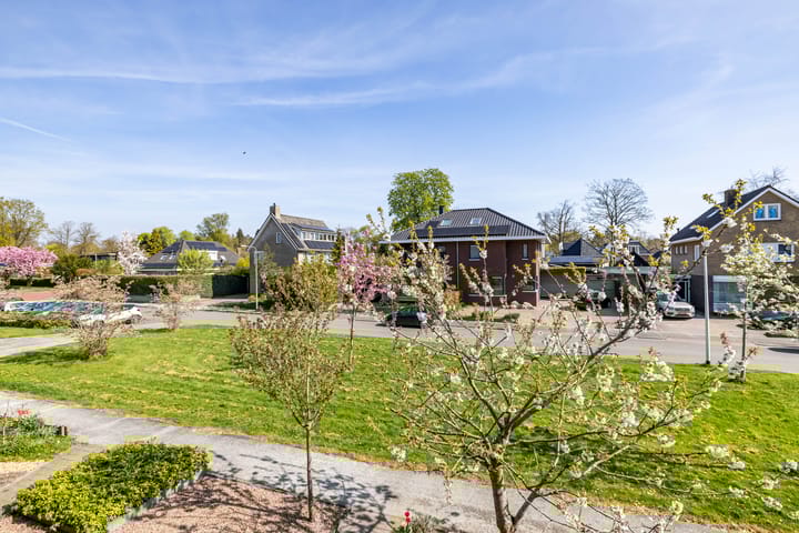 Foto 50 van Van Veldekelaan 14