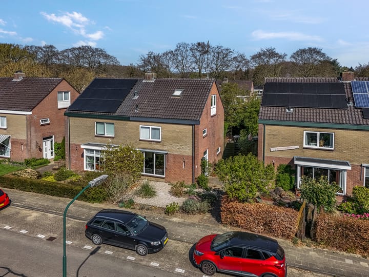 Foto 32 van Dahliastraat 7