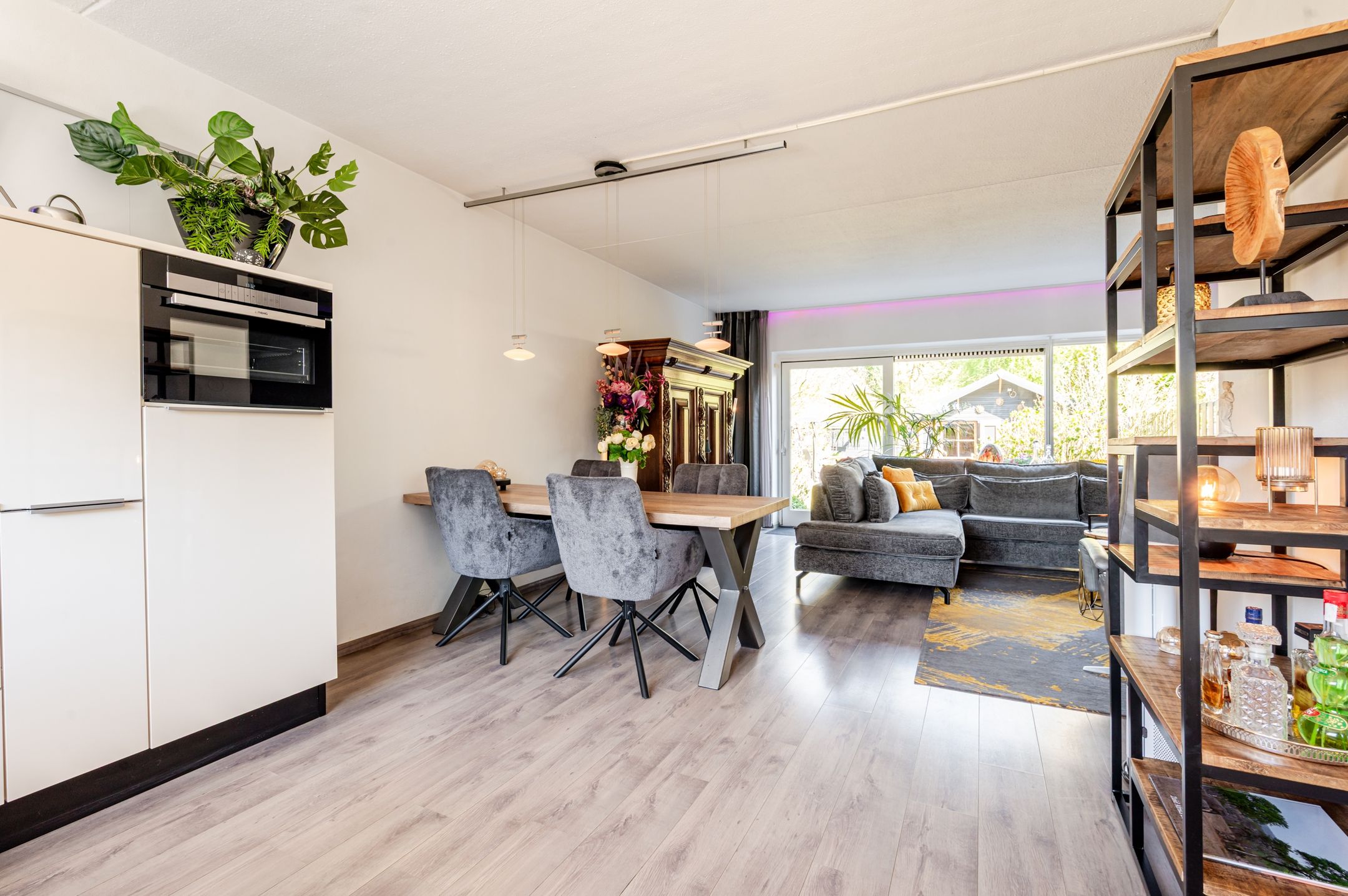 Photo 15 of Karveel 07 57