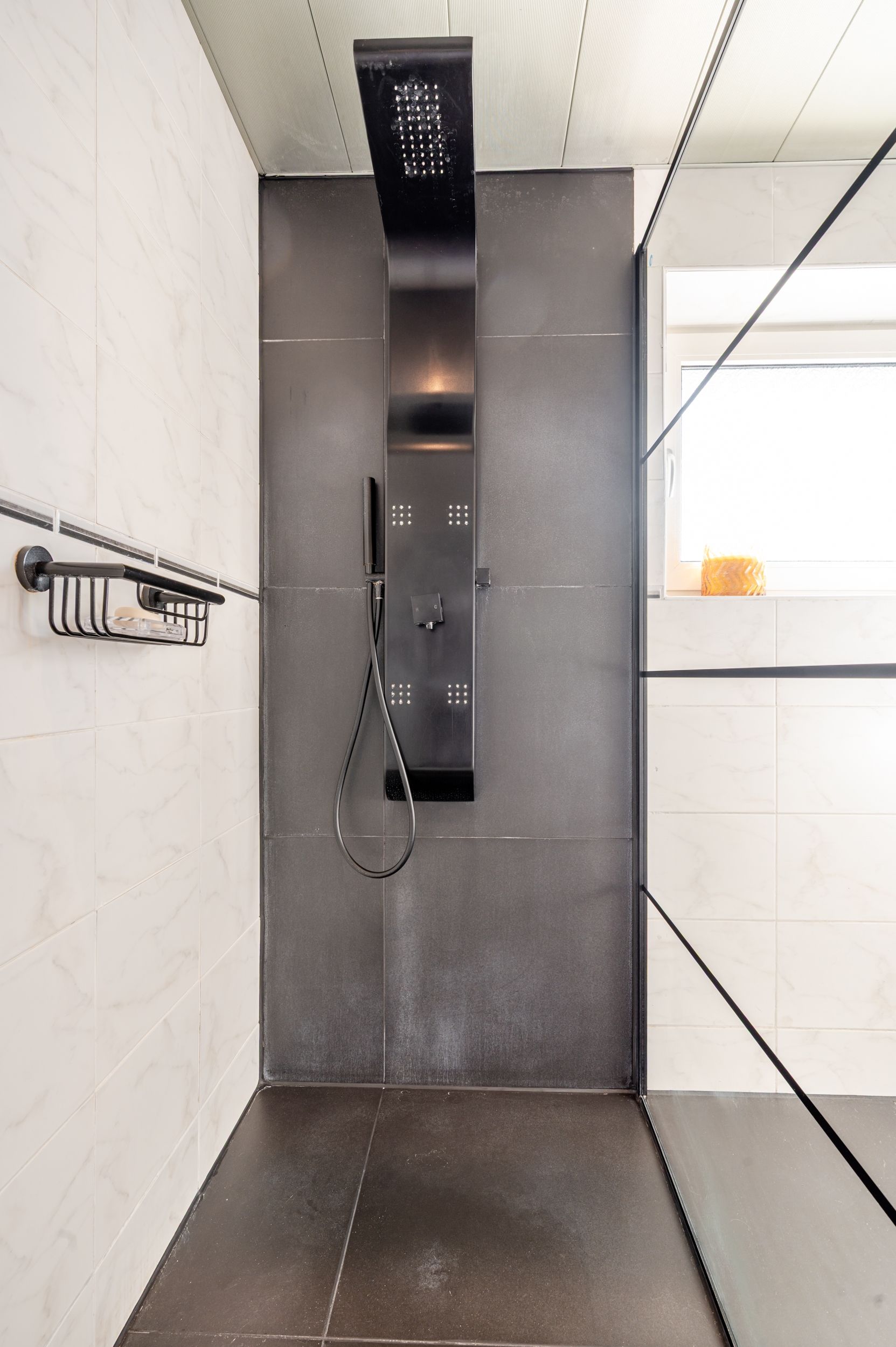 Photo 42 of Karveel 07 57