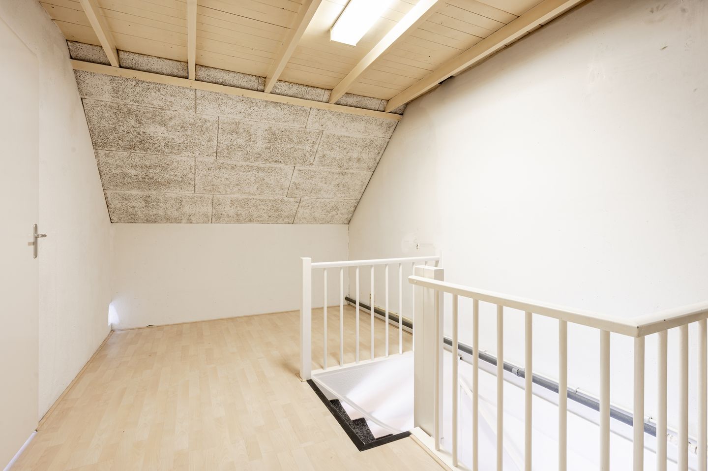 Photo 44 of Karveel 07 57