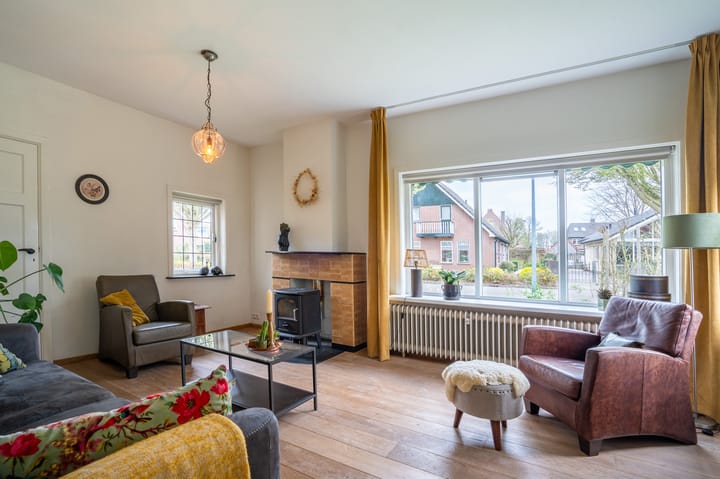 Photo 11 of Julianalaan 1