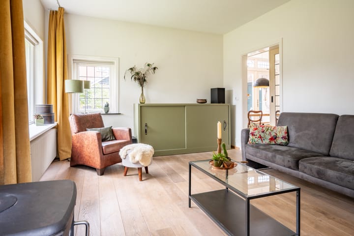 Photo 13 of Julianalaan 1