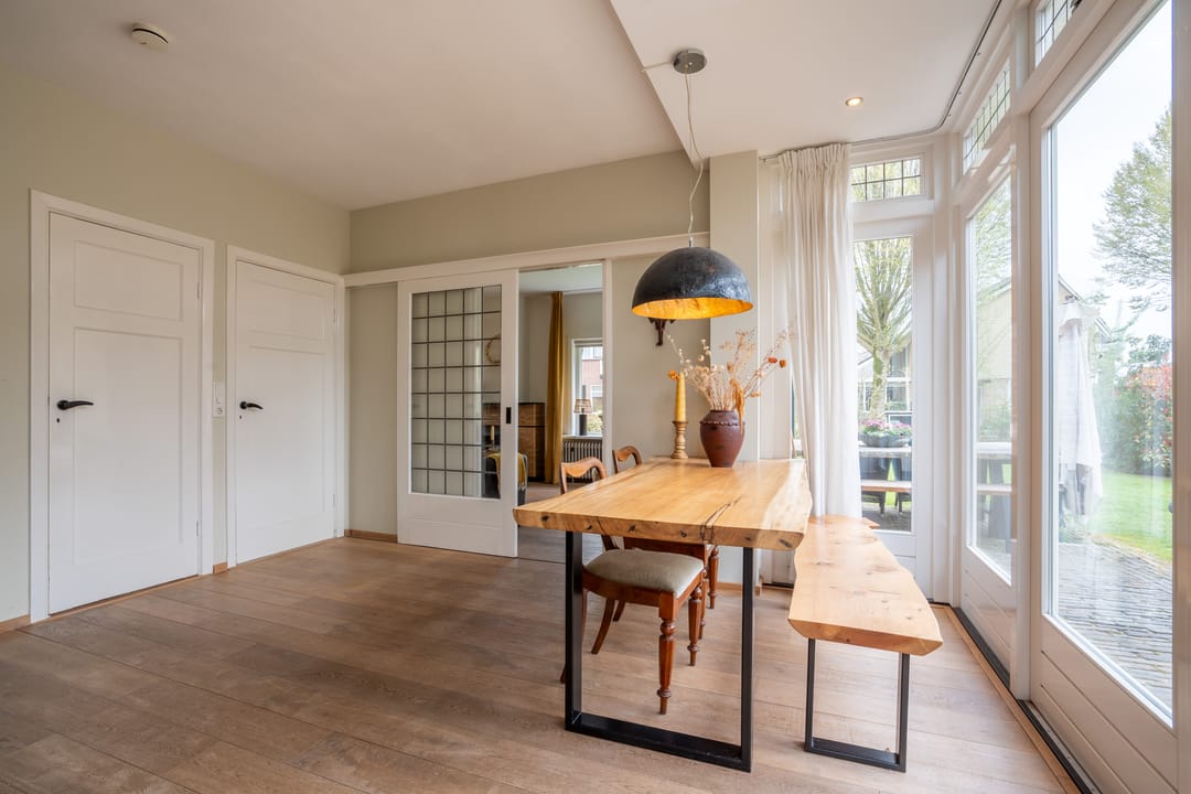 Foto 16 van Julianalaan 1