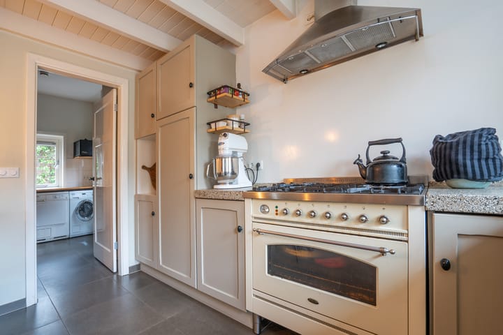 Photo 24 of Julianalaan 1