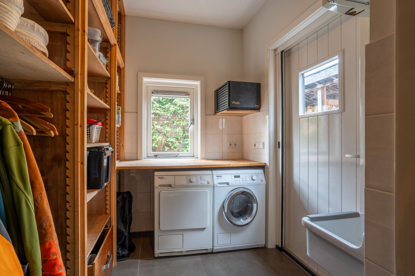 Foto 25 van Julianalaan 1