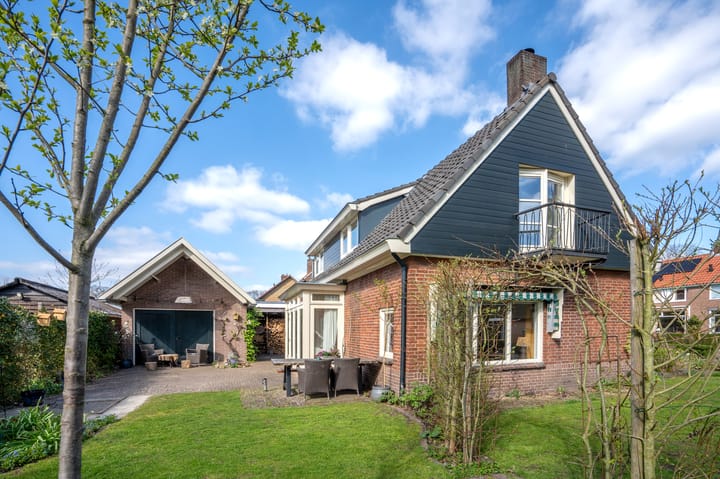 Photo 40 of Julianalaan 1