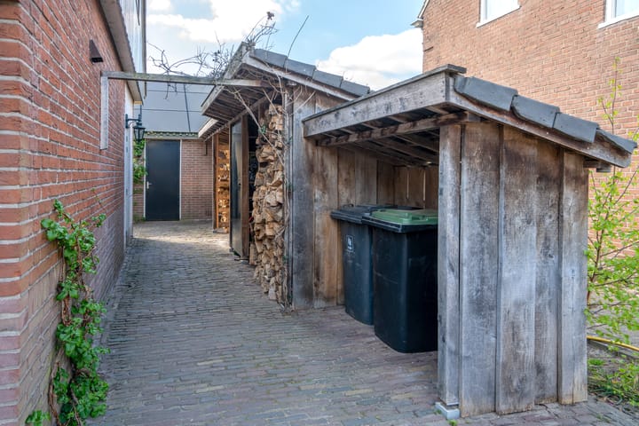 Photo 42 of Julianalaan 1