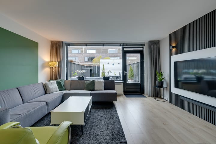 Foto 11 van Mambostraat 130