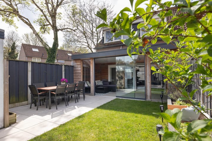 Photo 24 of Theodora Versteeghstraat 31