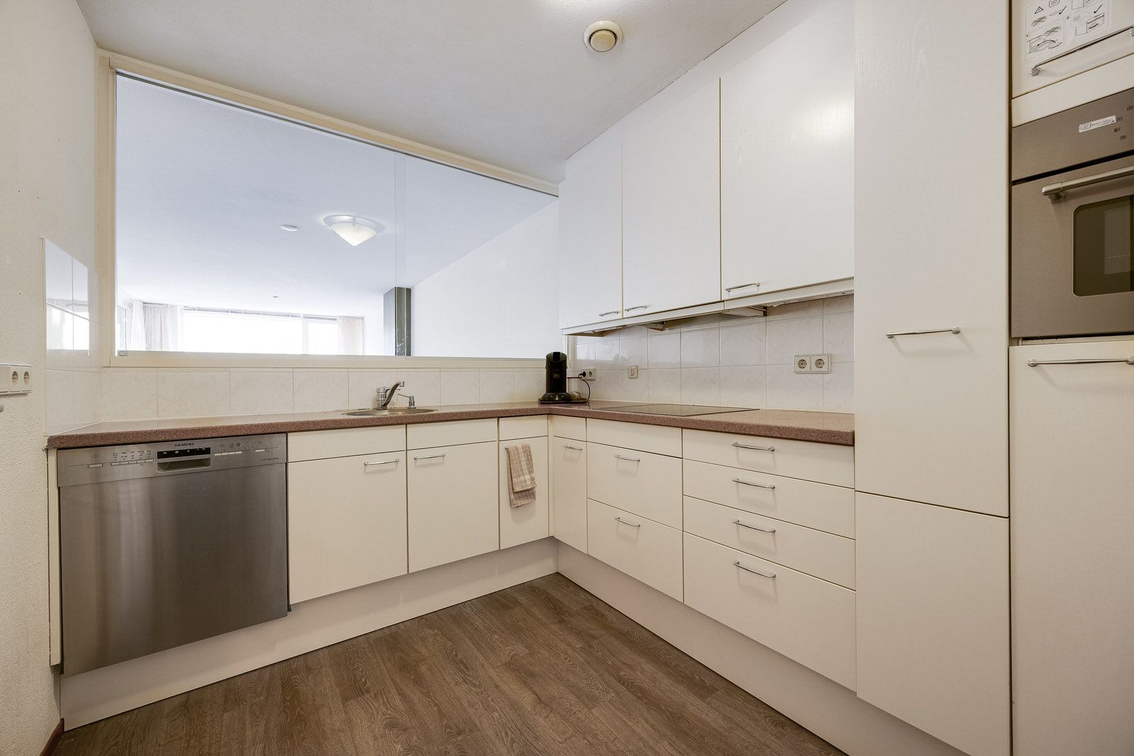 Foto 12 van Pettelaarseweg 190-D