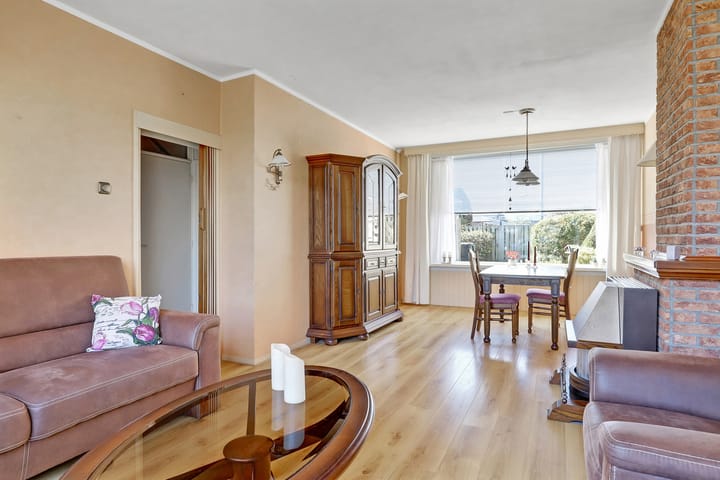 Foto 11 van Esdoornlaan 10