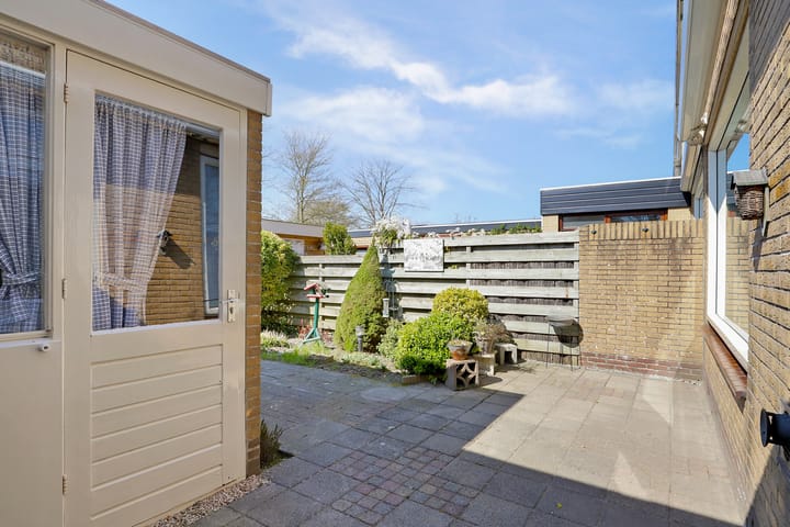 Foto 34 van Esdoornlaan 10