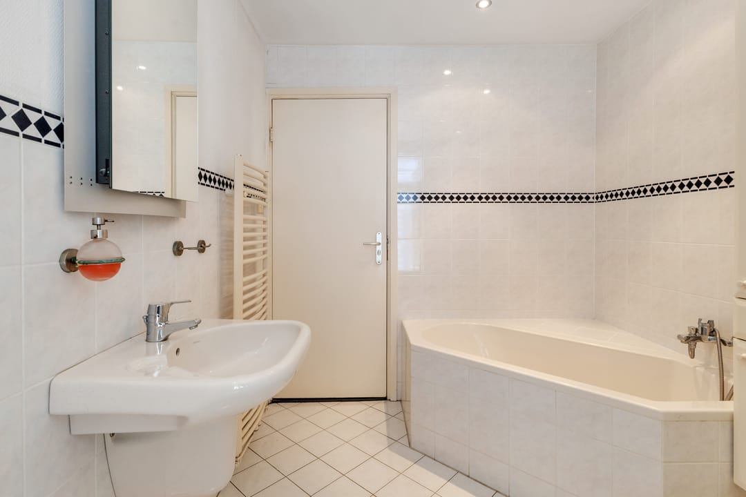 Photo 23 of Julianastraat 18