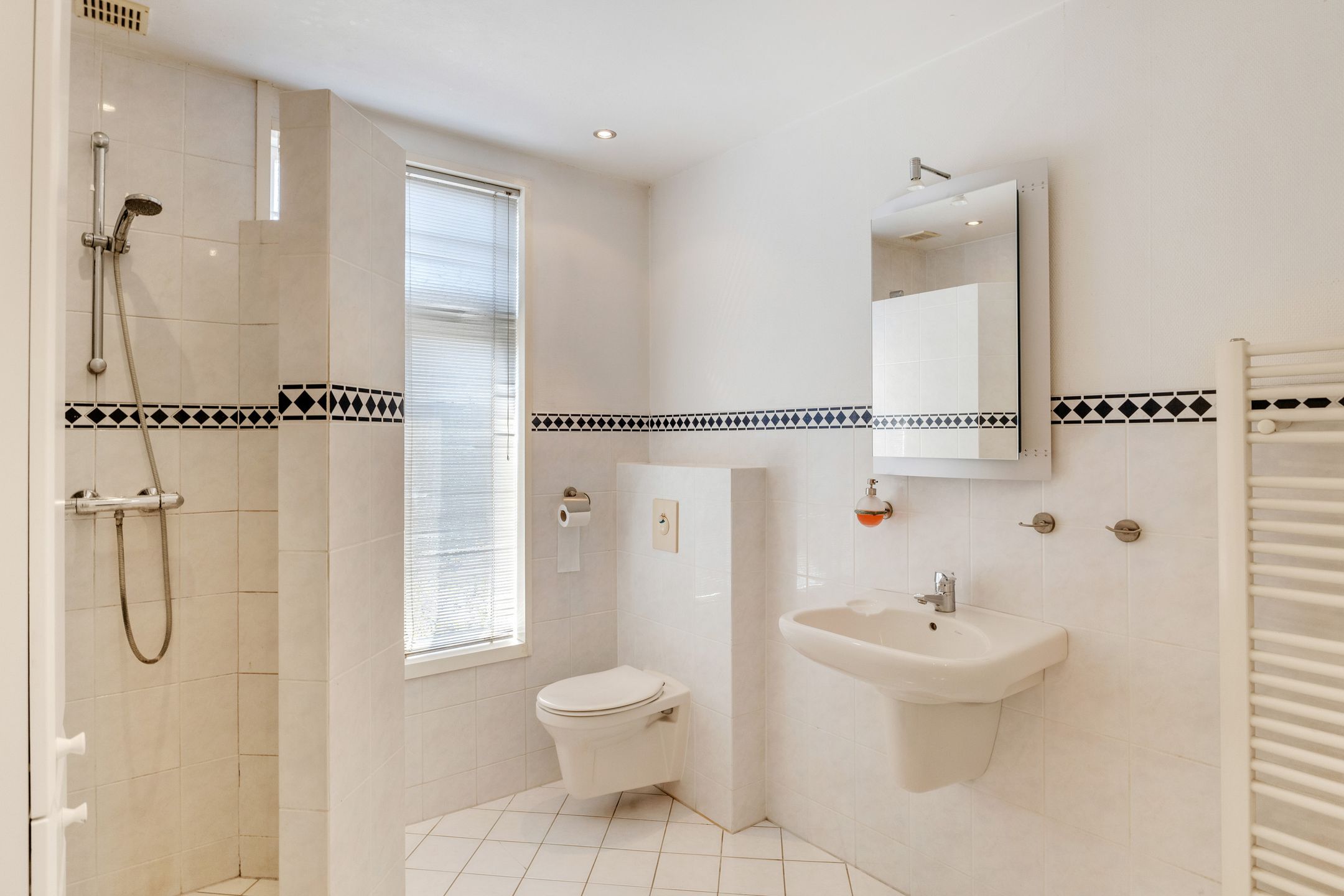 Photo 24 of Julianastraat 18