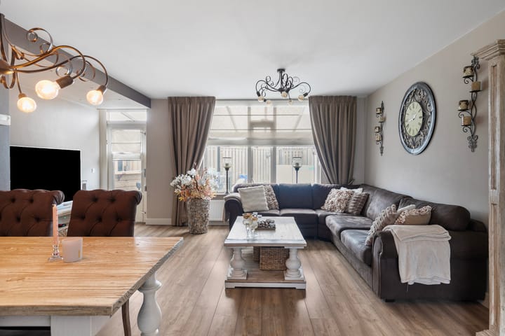 Foto 2 van Roerstraat 7