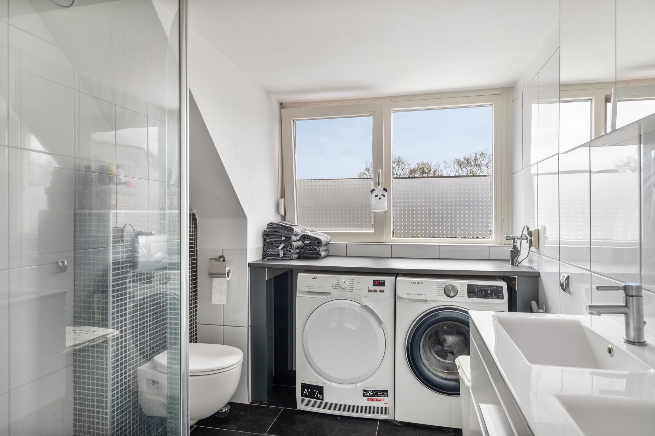 Foto 18 van Roerstraat 7