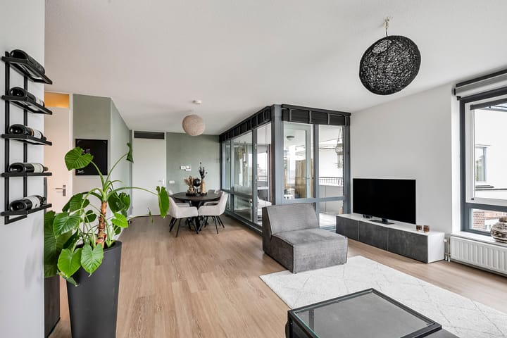 Photo 6 of Eshofsestraat 2-E