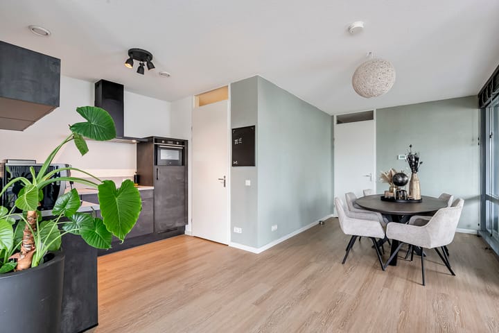 Photo 8 of Eshofsestraat 2-E