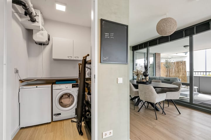 Photo 10 of Eshofsestraat 2-E