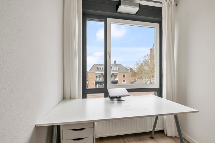 Photo 16 of Eshofsestraat 2-E