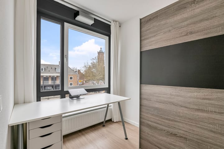 Photo 17 of Eshofsestraat 2-E