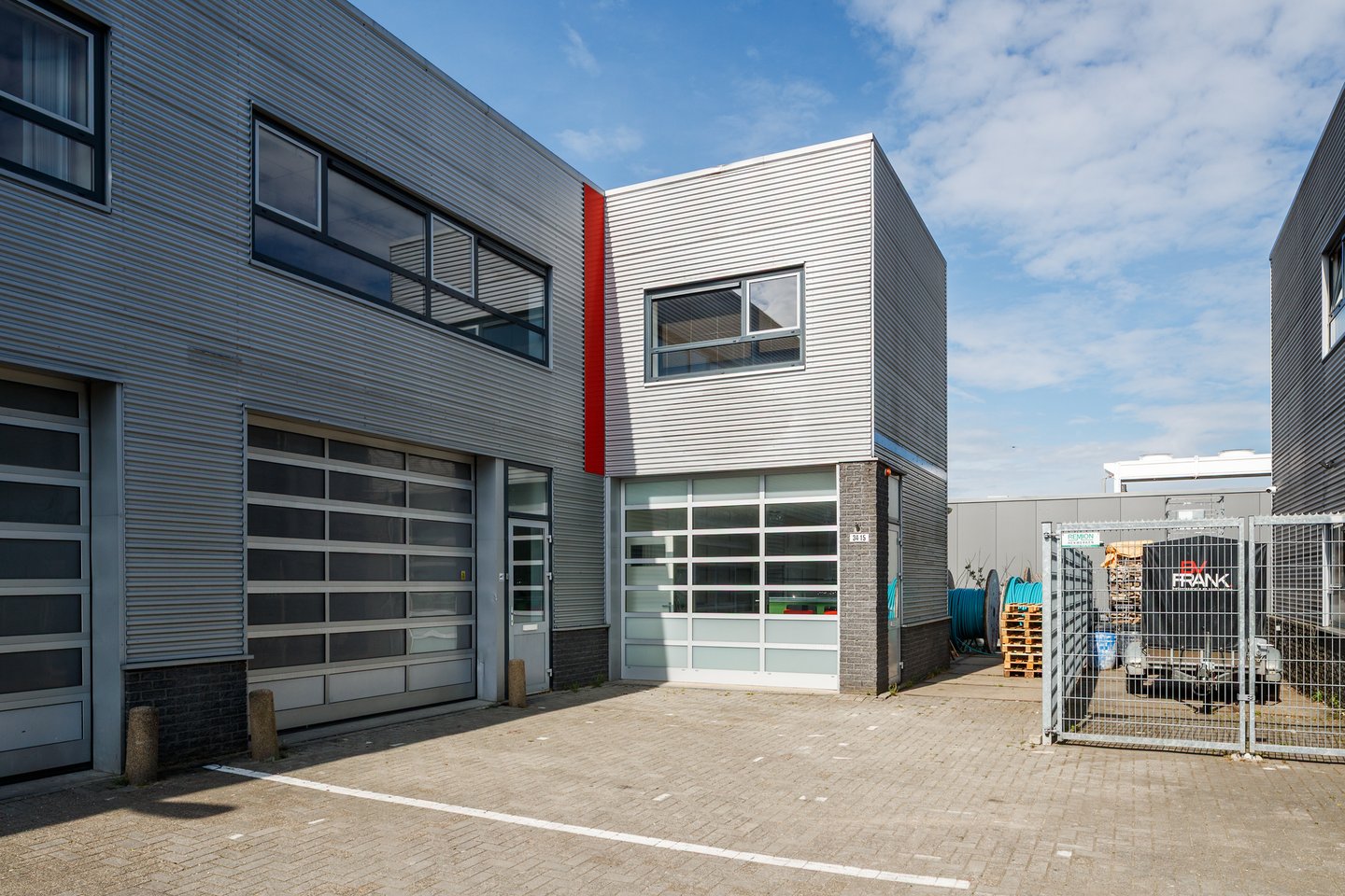 View photo 2 of Industrieweg 34-15