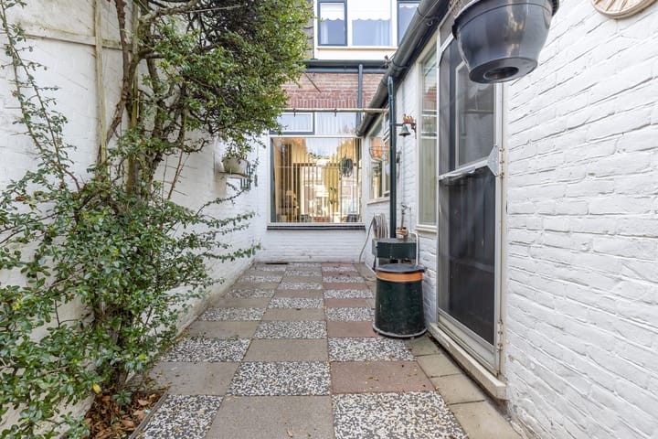 Foto 14 van Van Hogendorpstraat 57