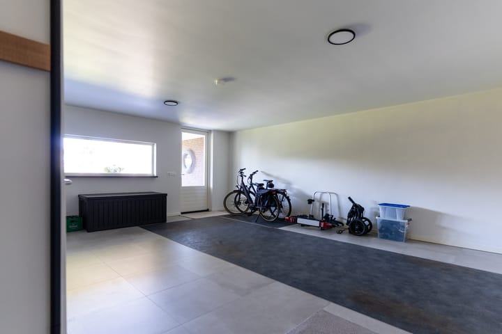 Foto 36 van Molenstraat 165