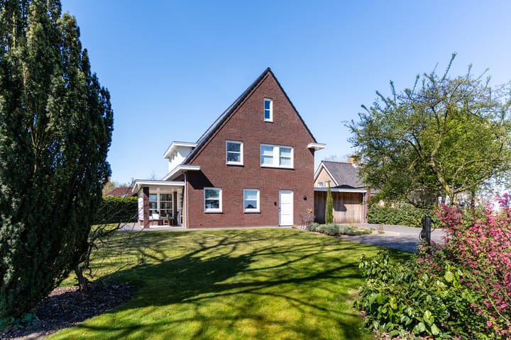 Foto 38 van Molenstraat 165