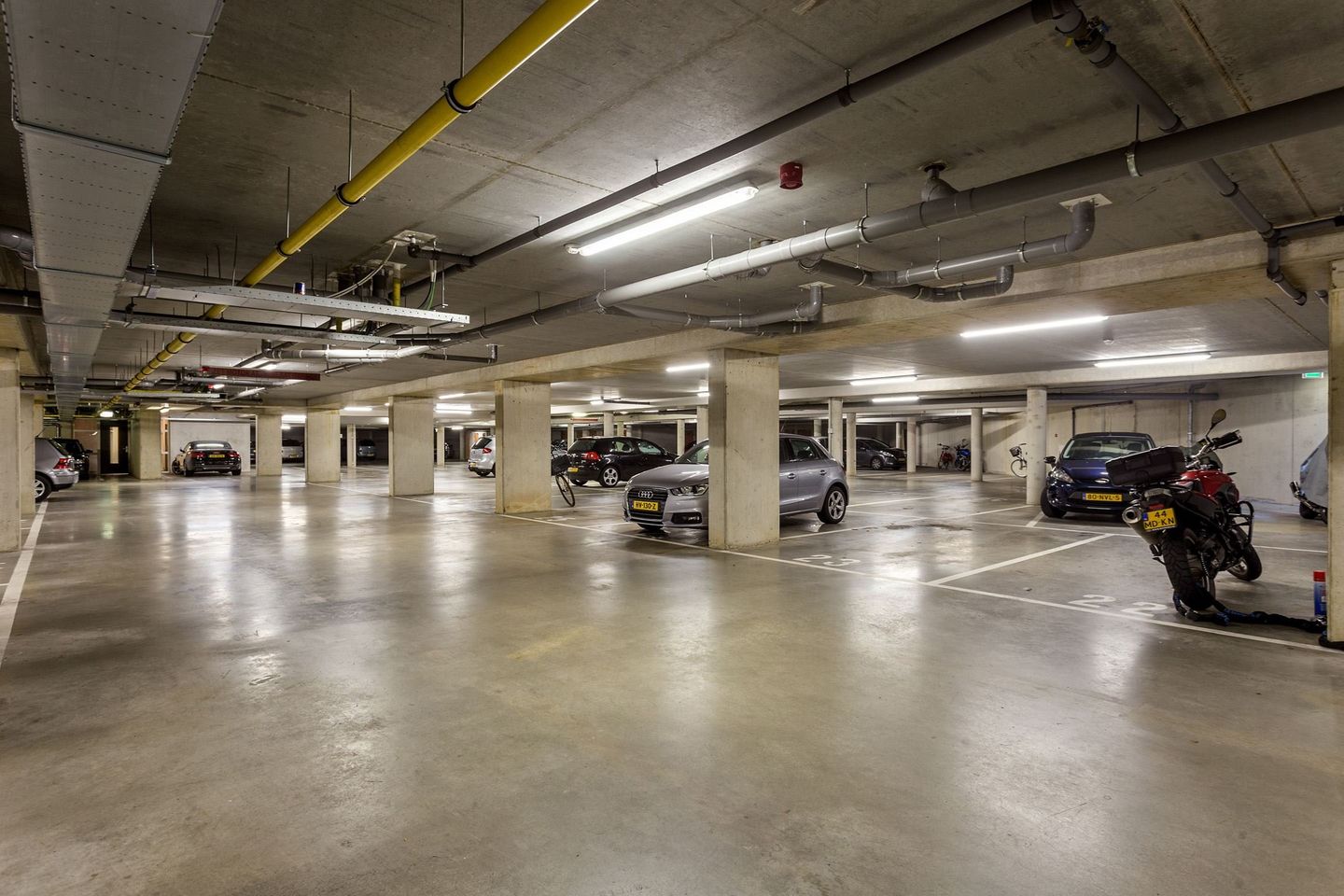 Foto 20 van Marsmanplein 190