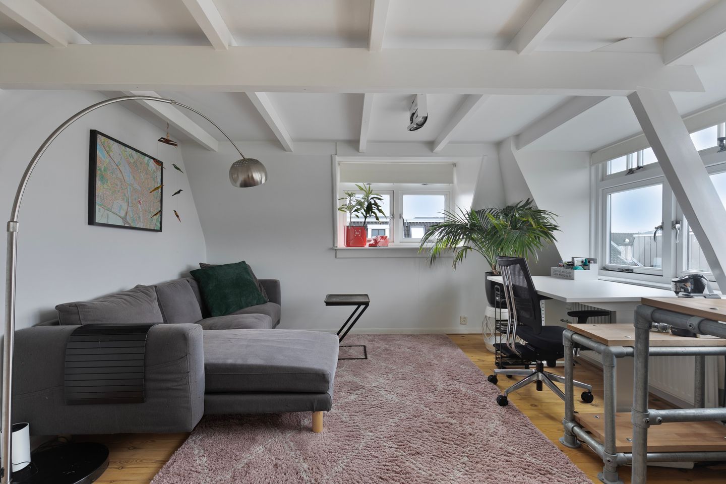 Photo 34 of Julianaweg 28