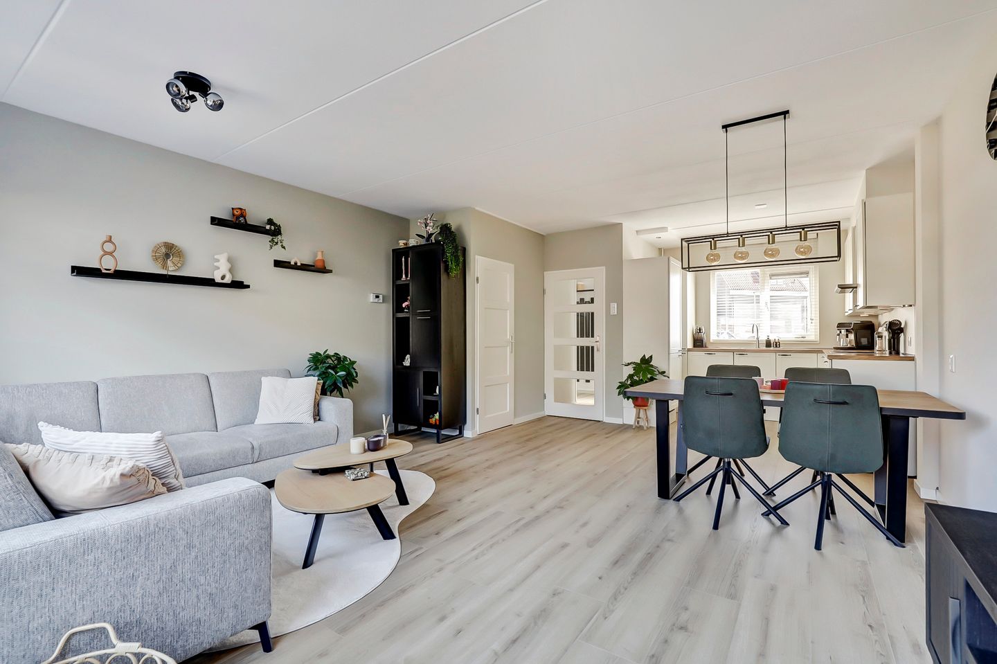 Photo 10 of Alpherbrink 3