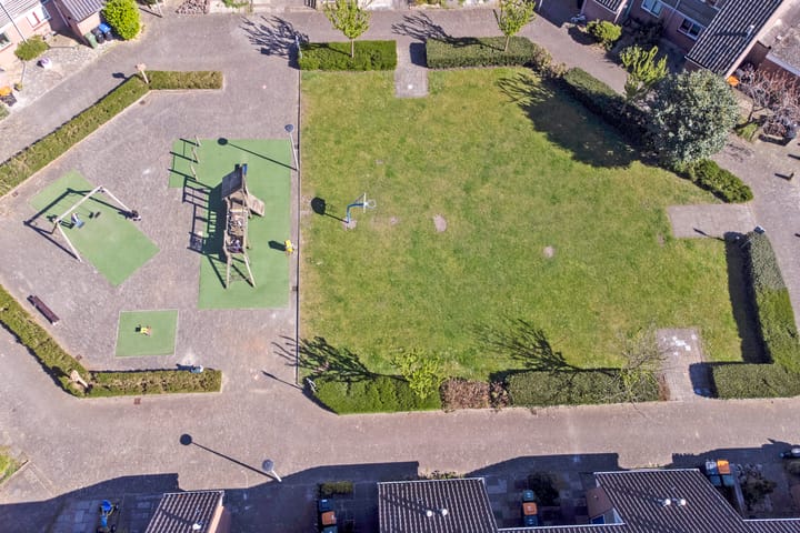 Photo 38 of Alpherbrink 3