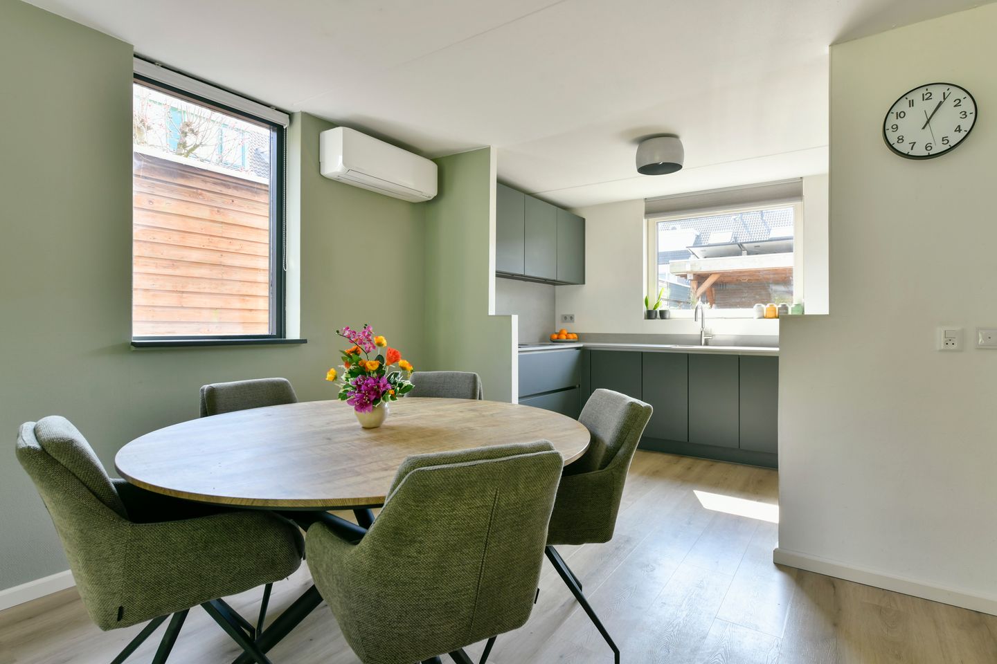 Foto 10 van Bouwmeester 83